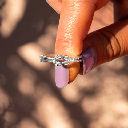 Anillo ajustable con Nudo infinito