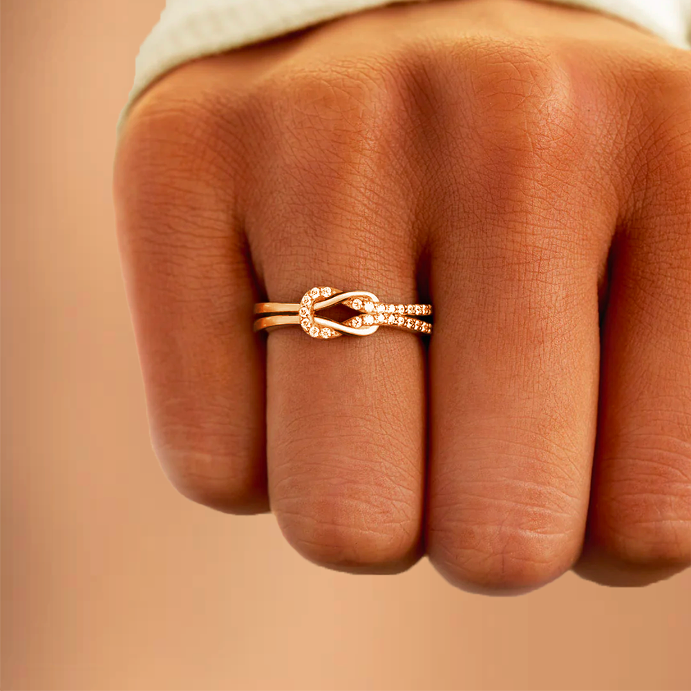 Anillo ajustable con Nudo infinito