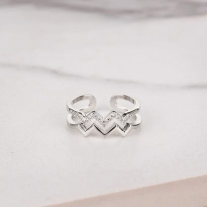 Anillo ajustable con diseño de montaña